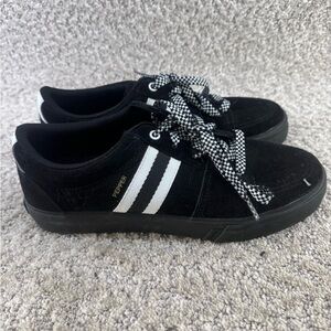Black and white (Huf) pepper shoes